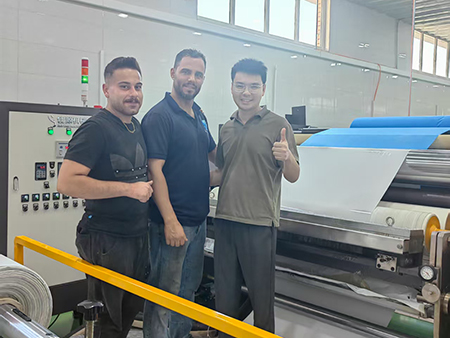 Empresa iraní de consumibles médicos elige una máquina de recubrimiento multifuncional para cintas adhesivas médicas